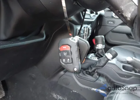 2023 Jeep Wrangler 4Xe Sahara 4X4 z USA, uszkodzony, nr VIN 1C4JJXP62PW580248